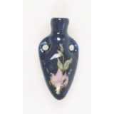 Porcelánový amulet – amfora, modrý